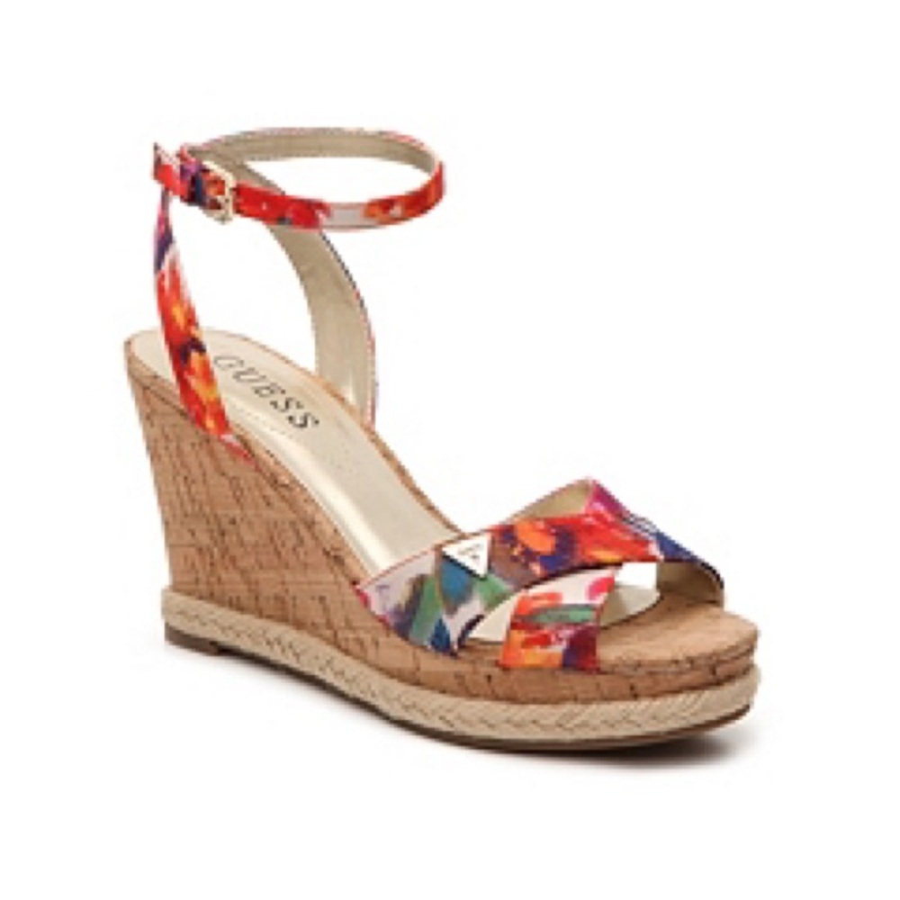 Like New: Guess Madolyn Wedges : Size 8M
